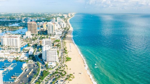 AJR-FTL Beach-0364_1875x750