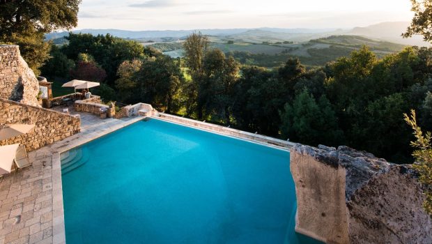 Borgo Pignano Pool_1875x750
