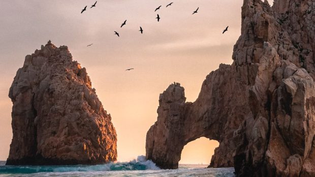 christopher-kuzman-2LhCDvS_7xs-unsplash_1875x750