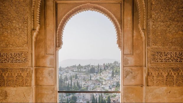 victoriano-izquierdo-HoevDVvxInw-unsplash_1875x750